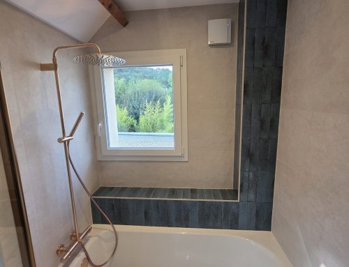 Salle de bains sous pente