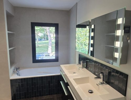 Agencement d&rsquo;une salle de bain avec baignoire
